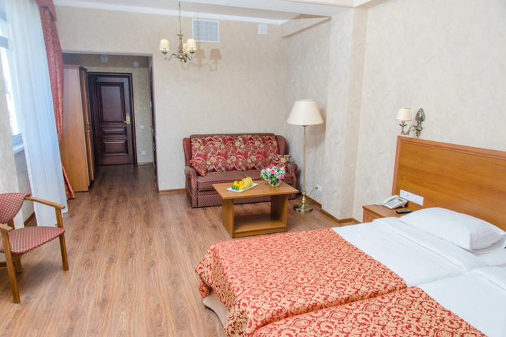 Room 14 of 28