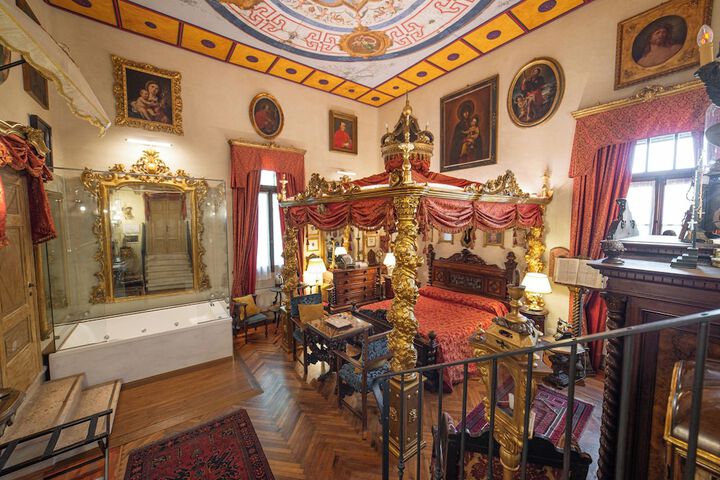 Room 8 of 64