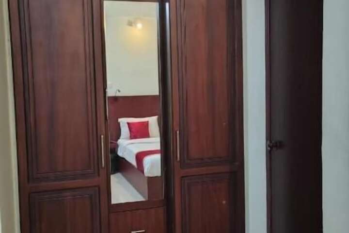 Room 5 of 27