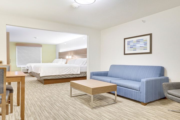 Room 3 of 28