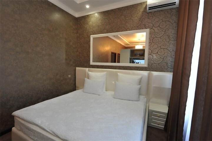 Room 14 of 33