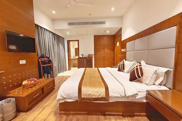 Room 30 of 61