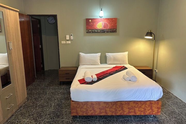Room 32 of 72