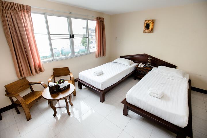 Room 14 of 33