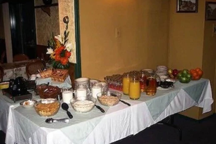 Breakfast/Coffee Service 34 of 45