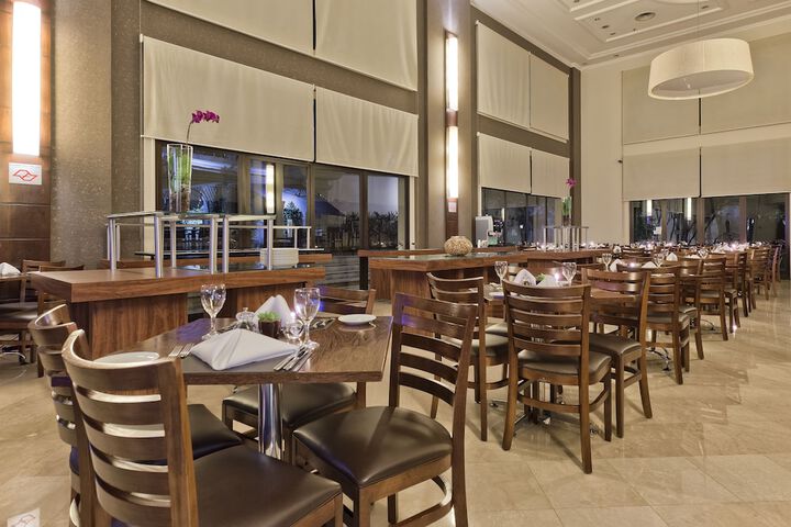 Dining 72 of 128