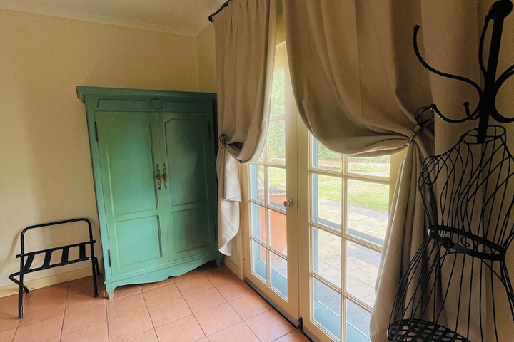 Room 10 of 214