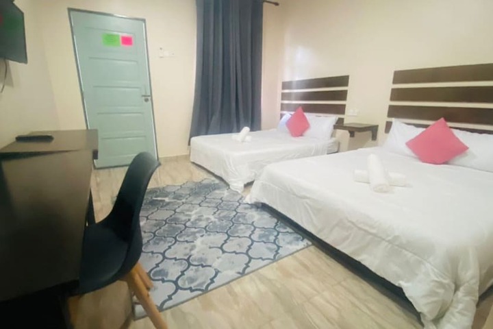 Room 10 of 22