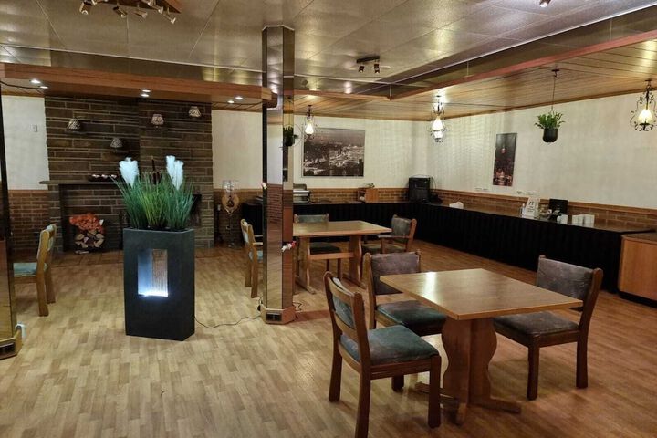 Dining Photos