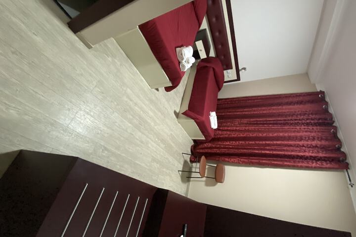Room 16 of 48