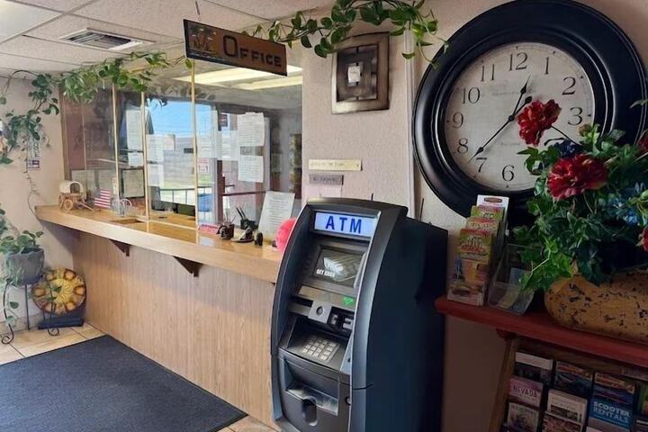 Hotel Interior 4 of 28