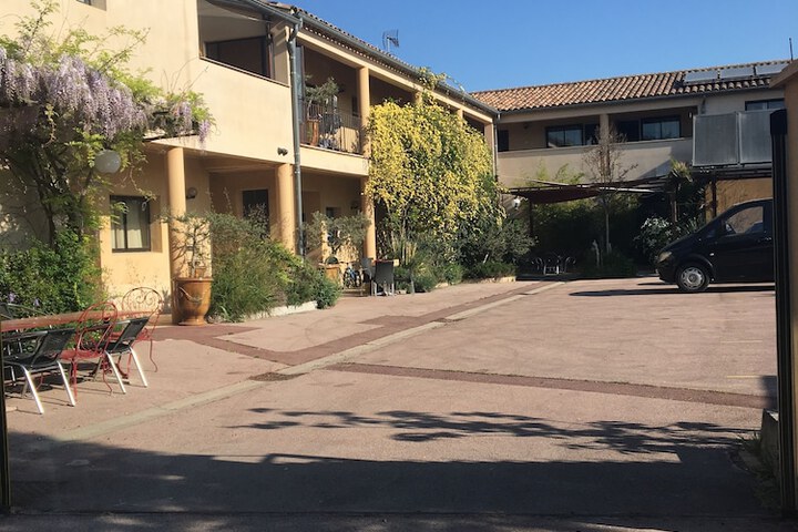 Hotel Exterior 15 of 16