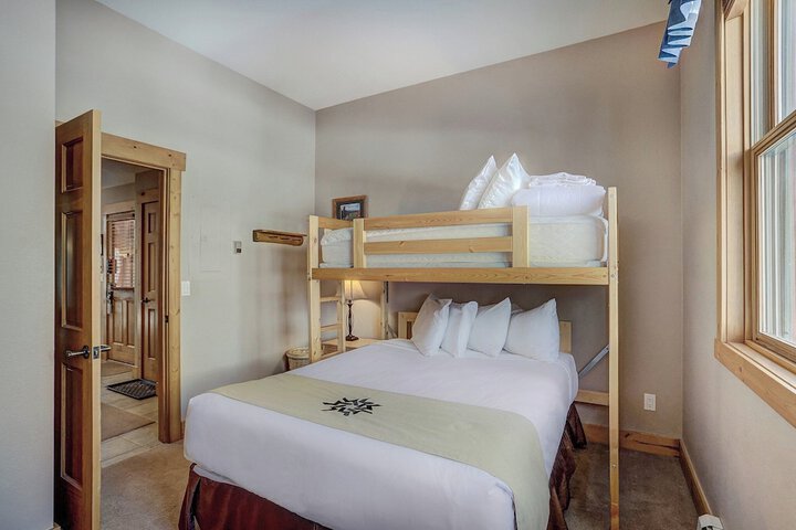 Room 5 of 75