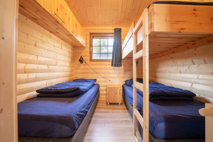 Room 2 of 40