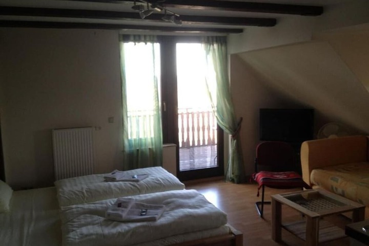 Room 15 of 60