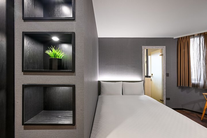 Room 44 of 78