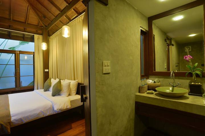 Room 16 of 80