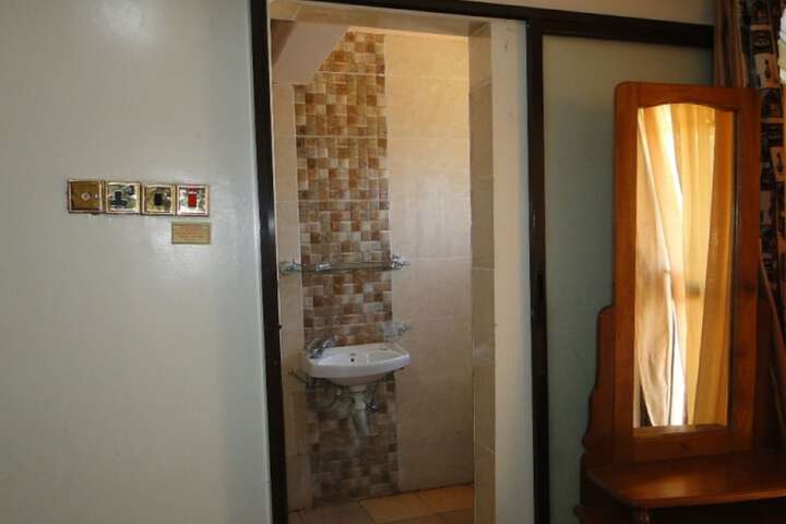 Room 15 of 31