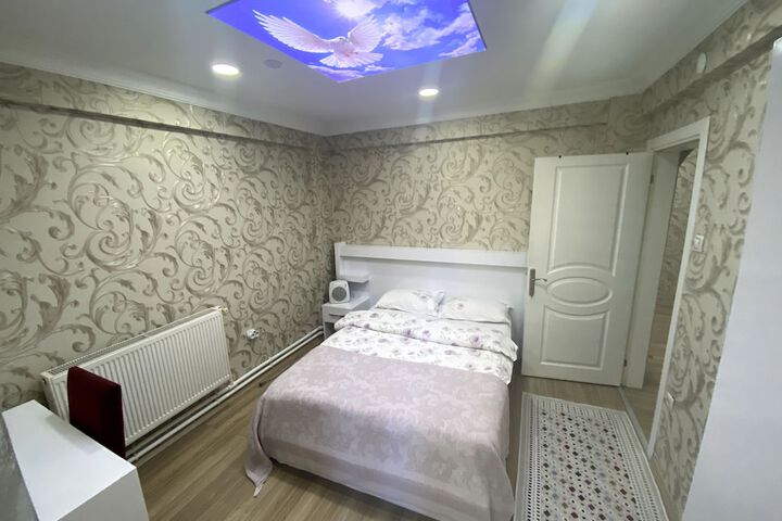 Room 37 of 166