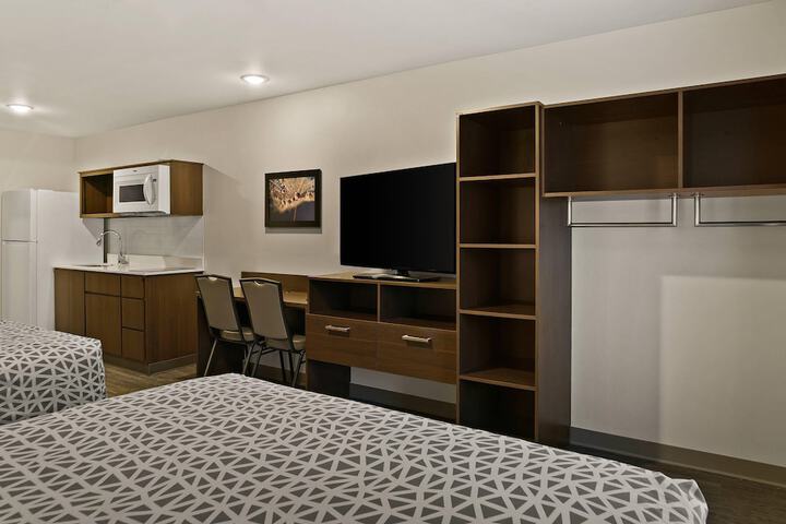 Room 30 of 61