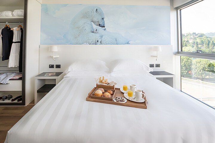 Room 15 of 82