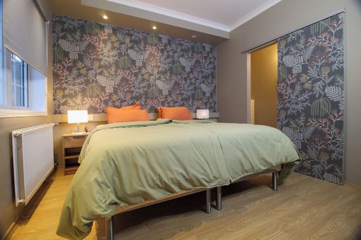 Room 6 of 37