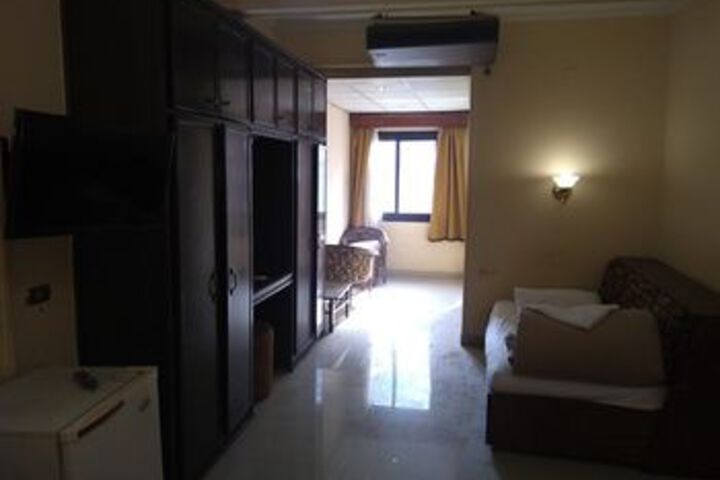 Room 21 of 32