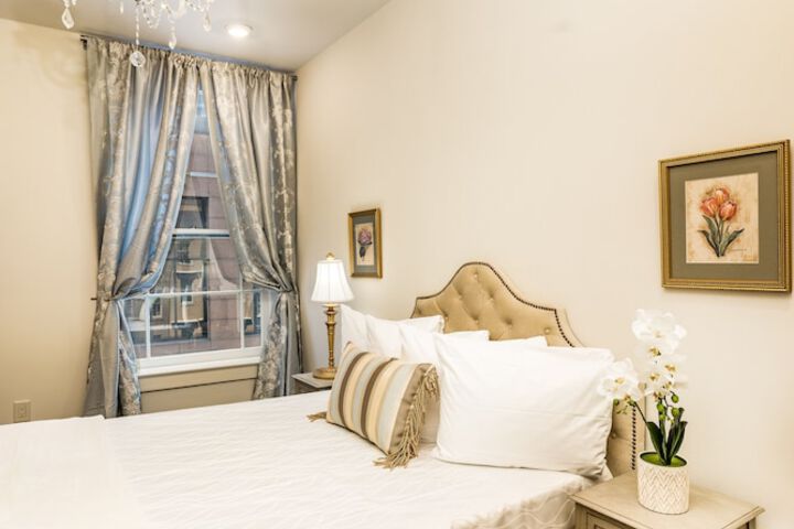 Room 40 of 182