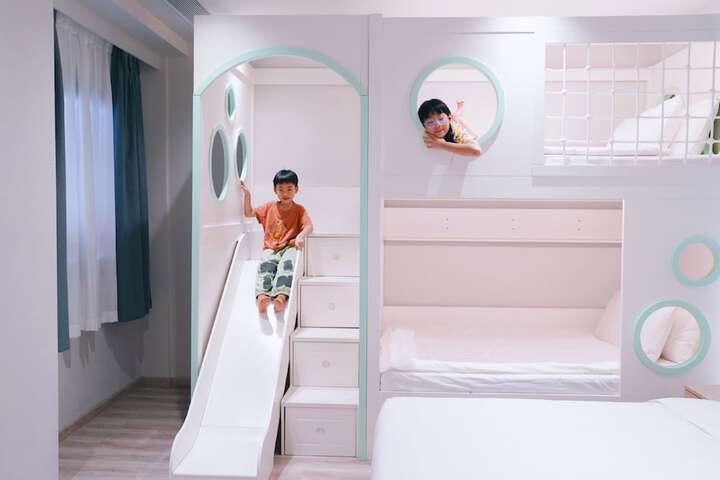 Room 73 of 112