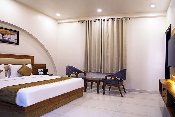 Room 8 of 22