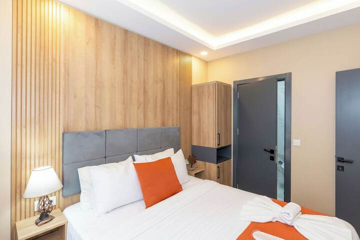 Room 12 of 73