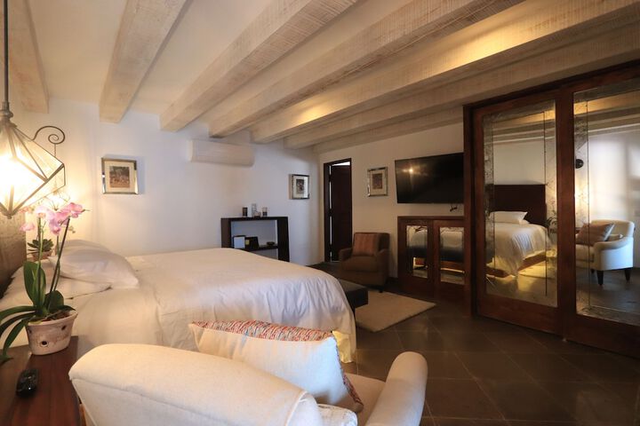 Room 4 of 43
