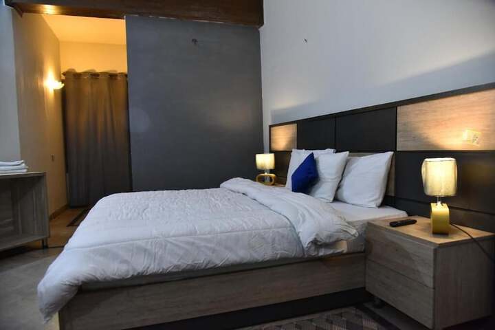 Room 7 of 31