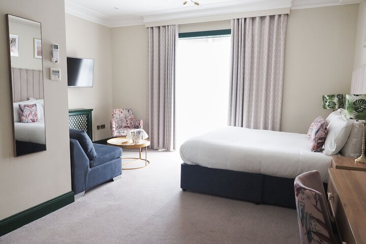 Room 14 of 96