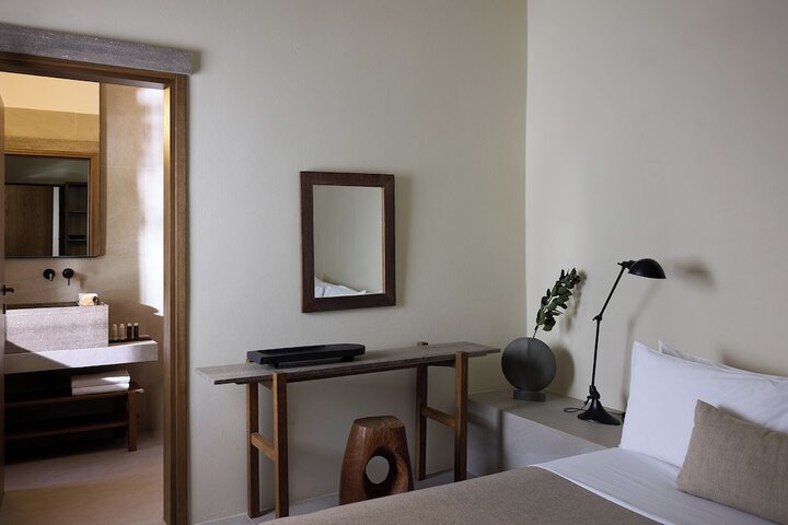 Room 9 of 50