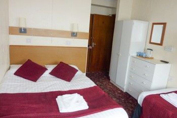 Room 9 of 20