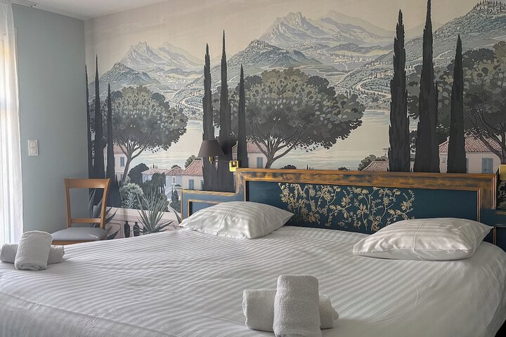 Room 26 of 90