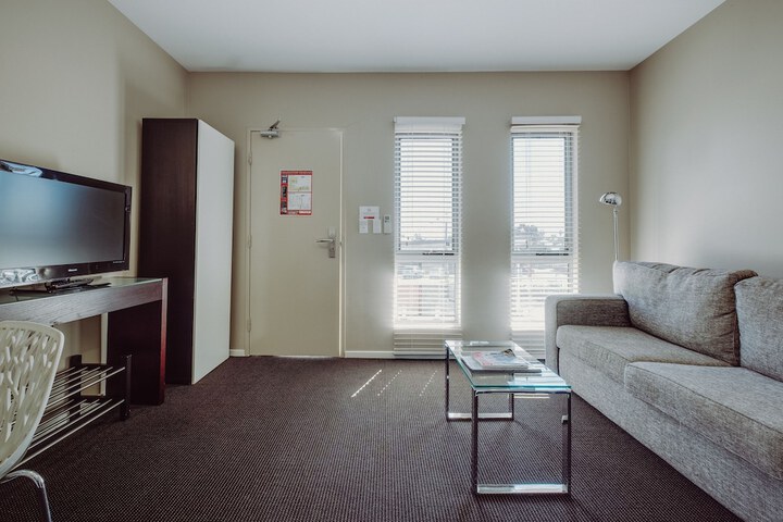Room 7 of 42