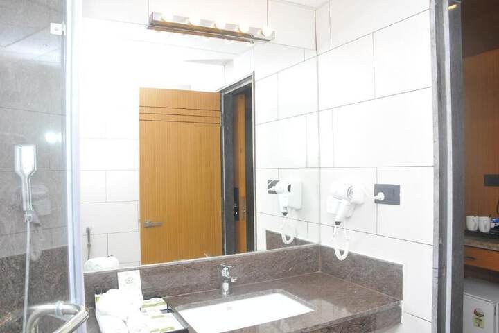 Room 15 of 18