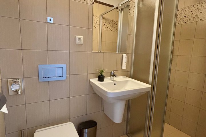 Room 15 of 29