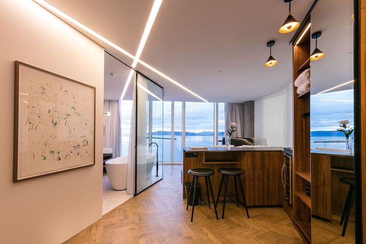 Room 6 of 40