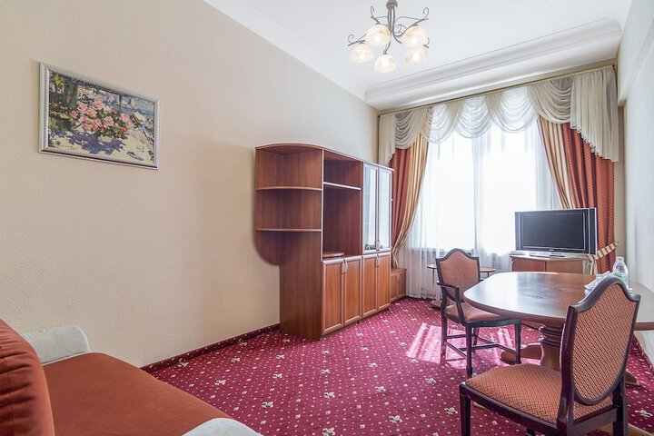 Room 9 of 69