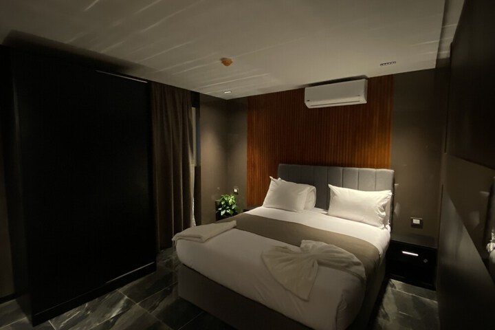 Room 40 of 114
