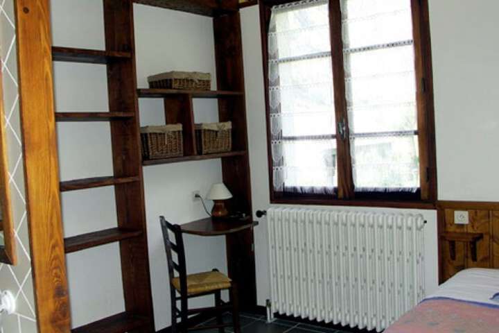 Room 10 of 46