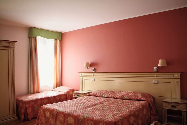 Room 19 of 53