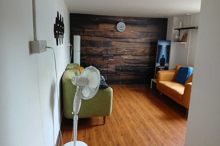 Room 10 of 20