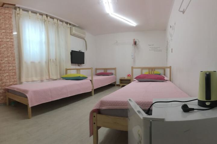 Room 9 of 47
