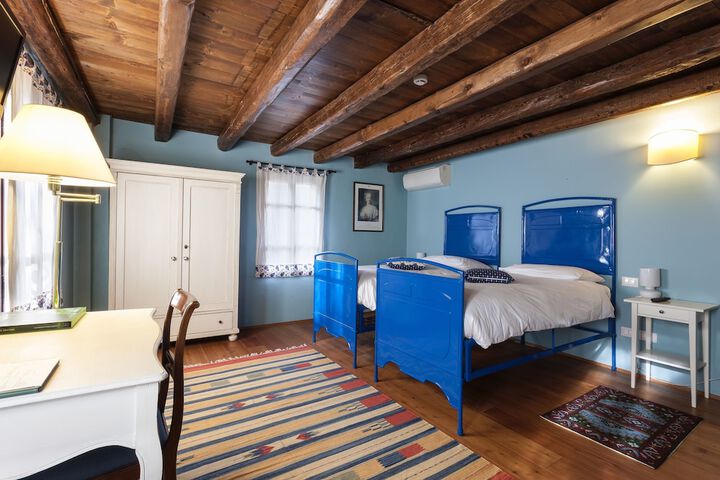 Room 7 of 38