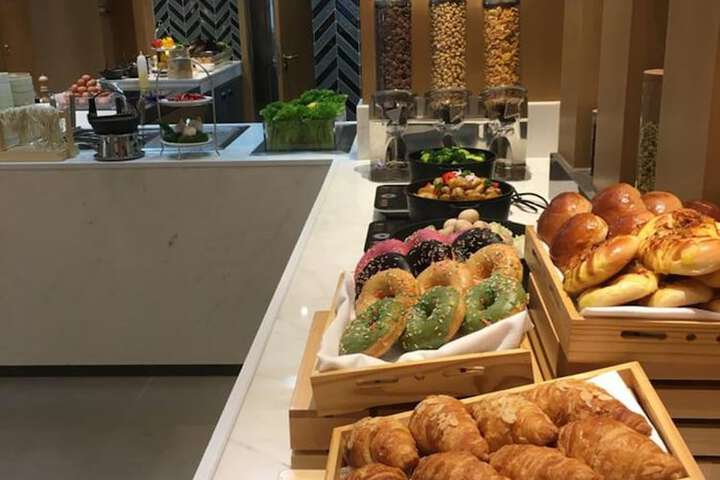 Breakfast buffet