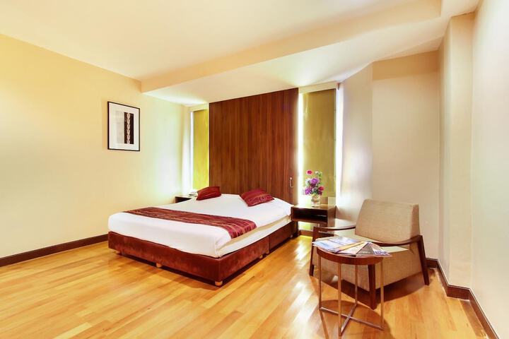 Room 17 of 34